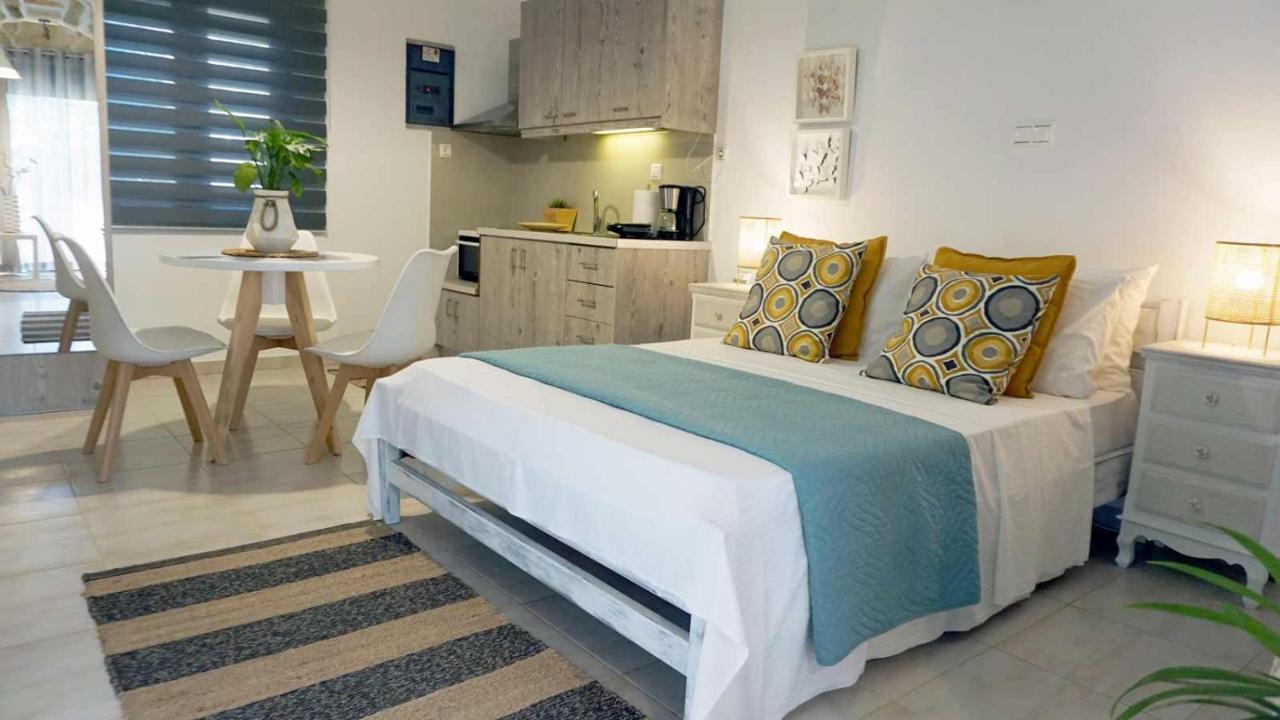 Studio Eleni - Oasis Holiday Houses Kokkinos Pirgos Extérieur photo
