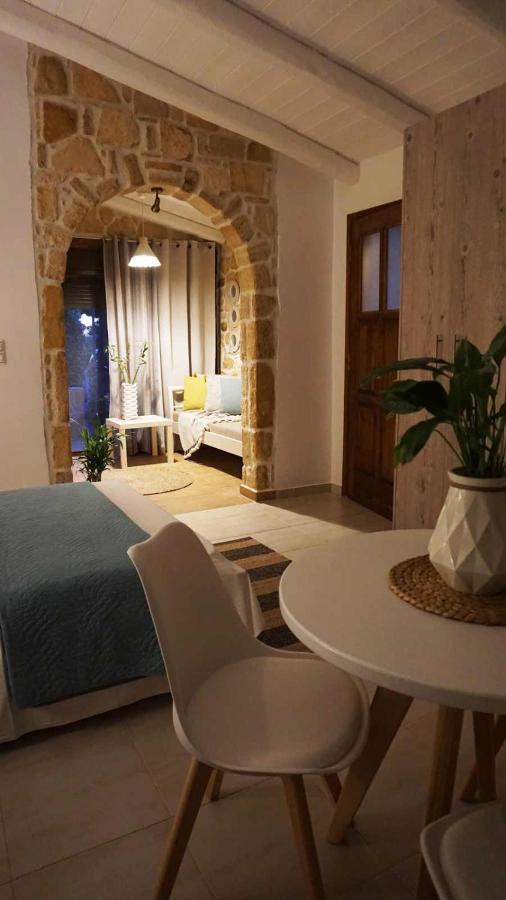 Studio Eleni - Oasis Holiday Houses Kokkinos Pirgos Extérieur photo