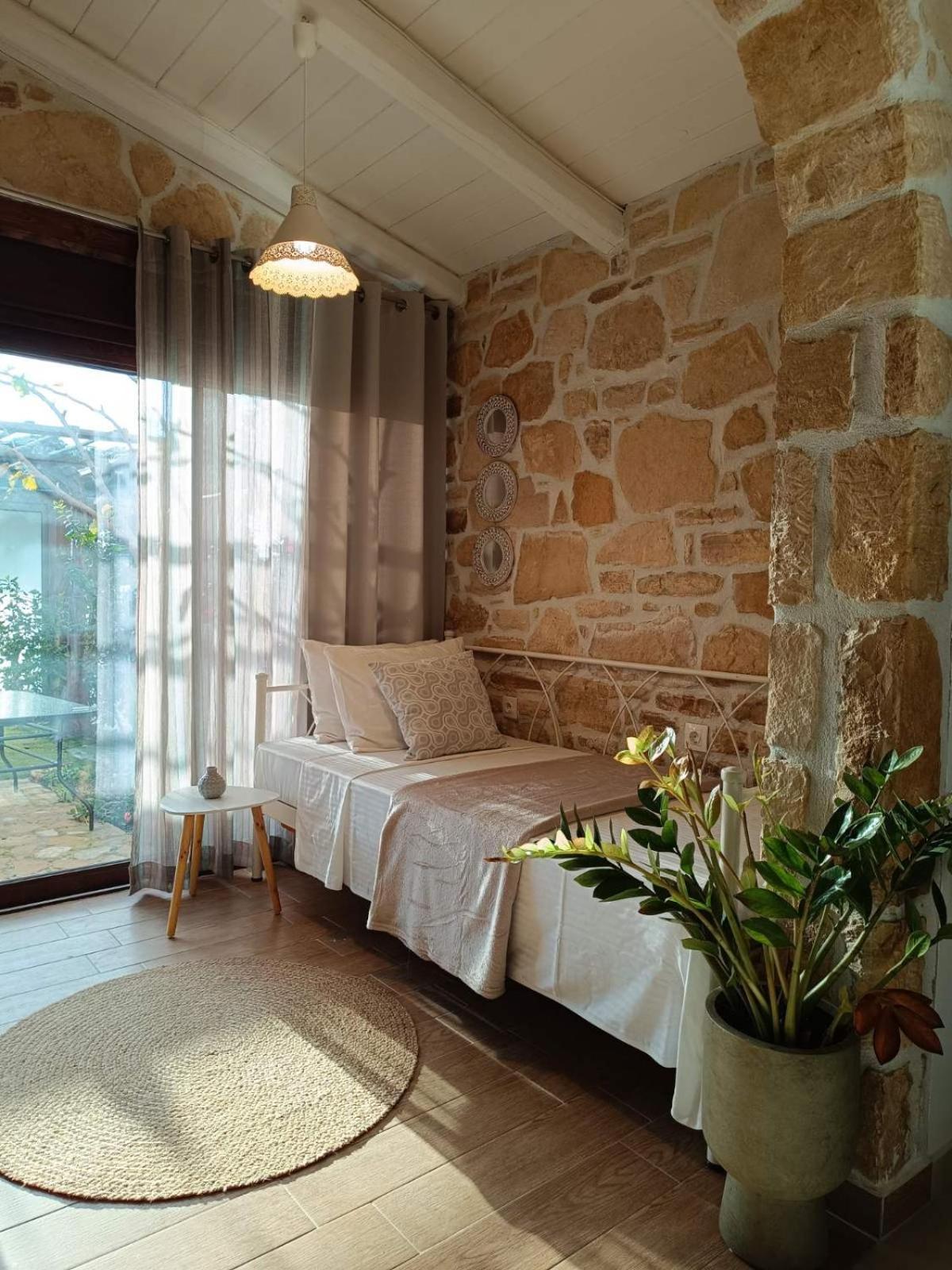 Studio Eleni - Oasis Holiday Houses Kokkinos Pirgos Extérieur photo