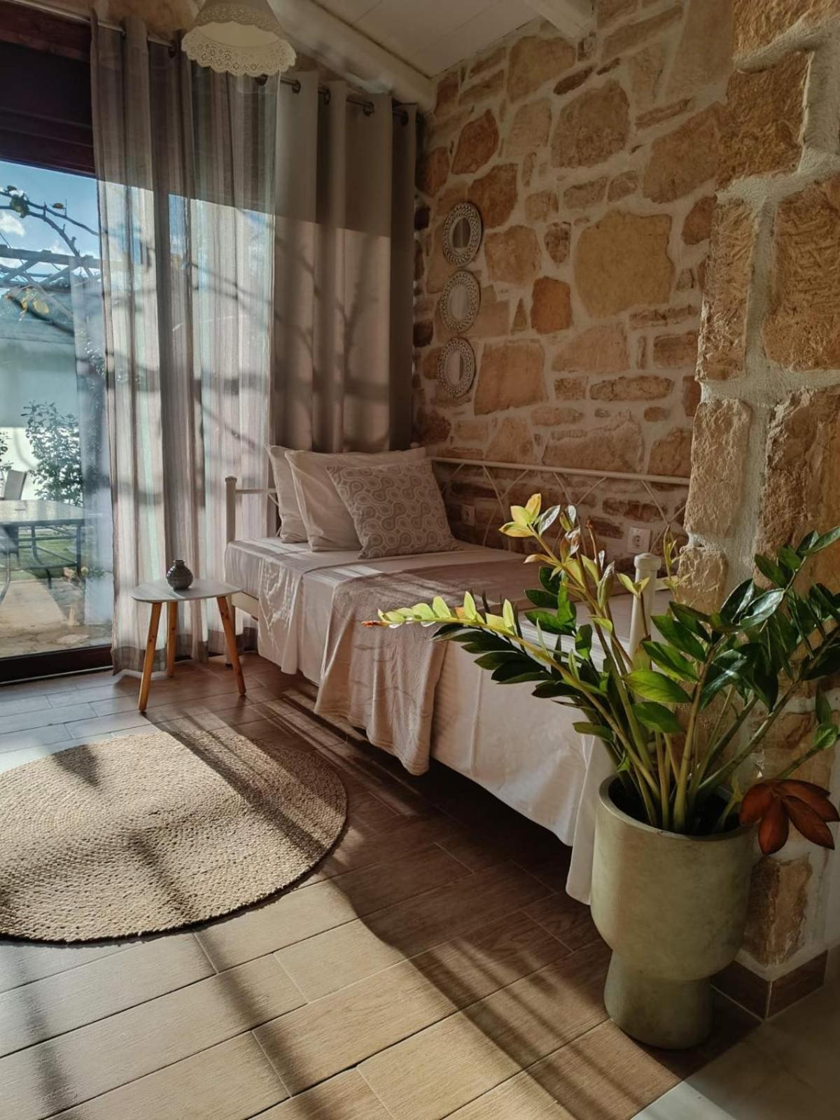 Studio Eleni - Oasis Holiday Houses Kokkinos Pirgos Extérieur photo