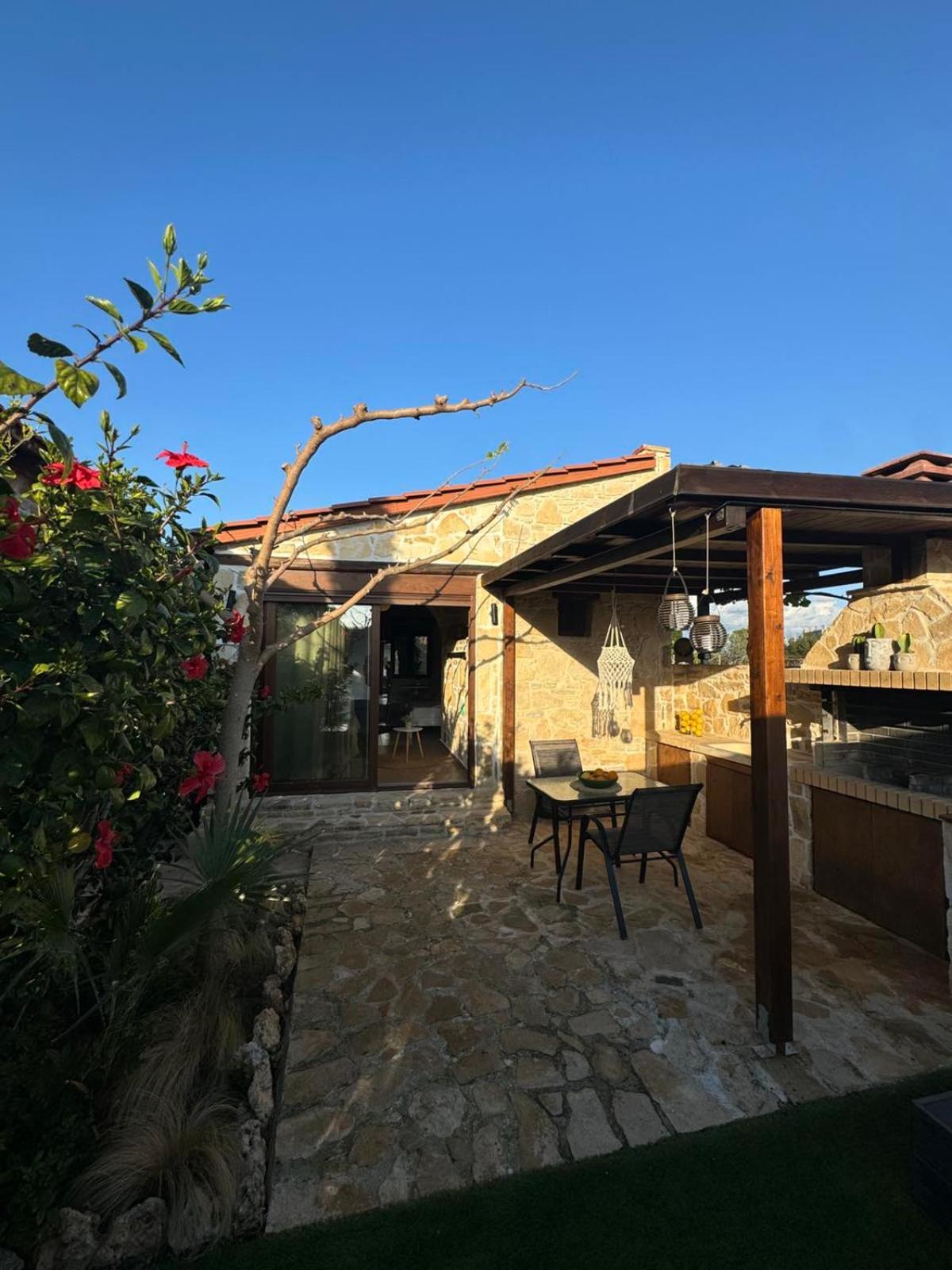 Studio Eleni - Oasis Holiday Houses Kokkinos Pirgos Extérieur photo